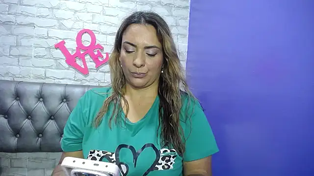 Milf-Prettyboobs online show from 05/08/26, 05:29