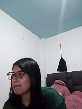 Snapshot of DaniPoison chatting on 09/11/25, 01:17 DaniPoison online show from 09/11/25, 01:17