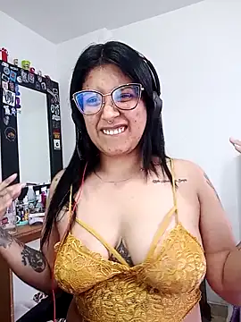 Snapshot of DaniPoison chatting on 11/07/25, 09:26 DaniPoison online show from 11/07/25, 09:26