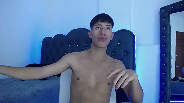 dareck 18 online show from 03/23/25, 12:15