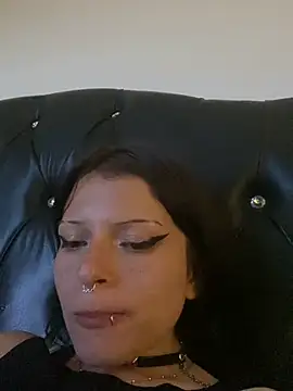Snapshot of val_zx chatting on 06/23/26, 11:14 val zx online show from 06/23/26, 11:14