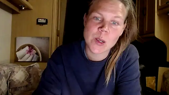 CallMeMaria online show from 12/29/24, 09:09