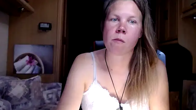 CallMeMaria online show from 12/30/24, 04:08