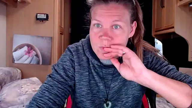 CallMeMaria online show from 01/04/25, 10:16