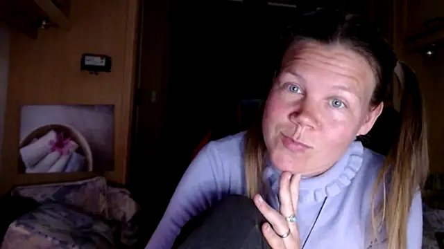 CallMeMaria online show from 01/16/25, 05:23