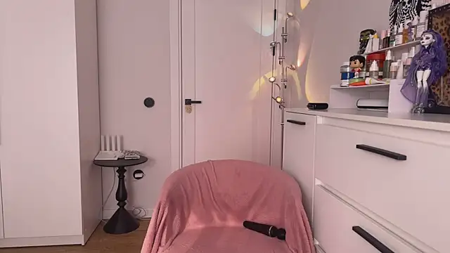 Anna Six online show from 04/21/26, 02:04