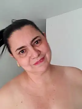 Snapshot of michellrodriguez chatting on 11/17/25, 03:18 michellrodriguez online show from 11/17/25, 03:18