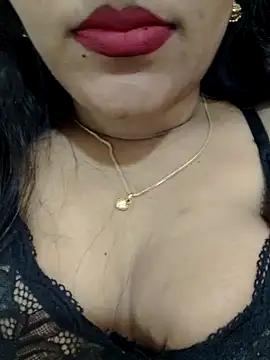 priya 00143 online show from 02/15/26, 12:25