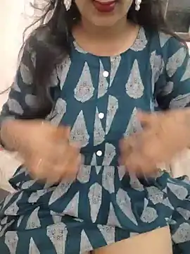 Snapshot of priya_00143 chatting on 06/20/26, 06:11 priya 00143 online show from 06/20/26, 06:11