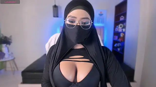 Snapshot of Sasha_Anaan chatting on 09/27/25, 08:41 Sasha Anaan online show from 09/27/25, 08:41