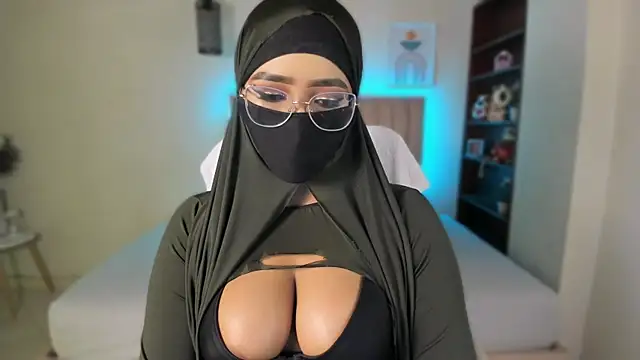 Snapshot of Sasha_Anaan chatting on 10/26/25, 08:53 Sasha Anaan online show from 10/26/25, 08:53