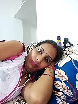 Hotty-Nidhi online show from 03/17/25, 05:38