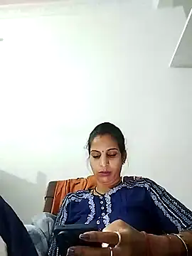 Hotty-Nidhi online show from 03/20/25, 01:37