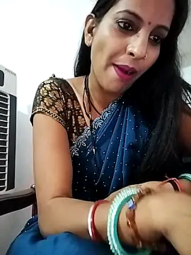 Hotty-Nidhi online show from 03/21/25, 09:56