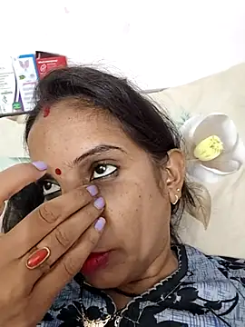 Hotty-Nidhi online show from 10/08/25, 03:09