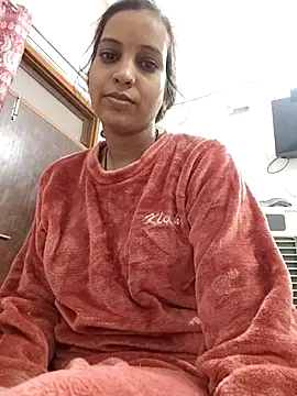 Hotty-Nidhi online show from 11/18/25, 03:01