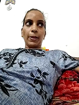 Hotty-Nidhi online show from 05/20/26, 04:40