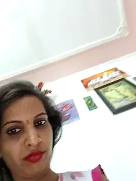 Hotty-Nidhi online show from 06/25/26, 05:50