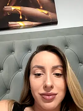 AlexisWhit online show from 10/08/25, 07:06