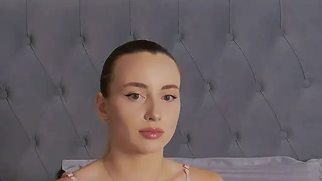 AlexisWhit online show from 10/11/25, 06:45