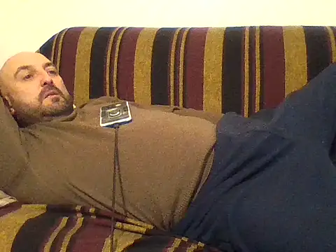 maxxxio12 online show from 03/18/25, 06:15