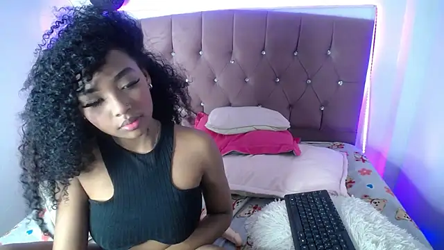 charlotte walker1 online show from 03/17/25, 04:51