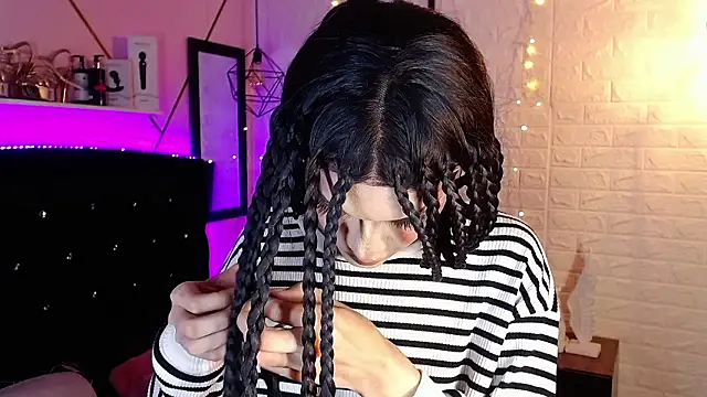 agatha rodriguez online show from 01/12/26, 02:11