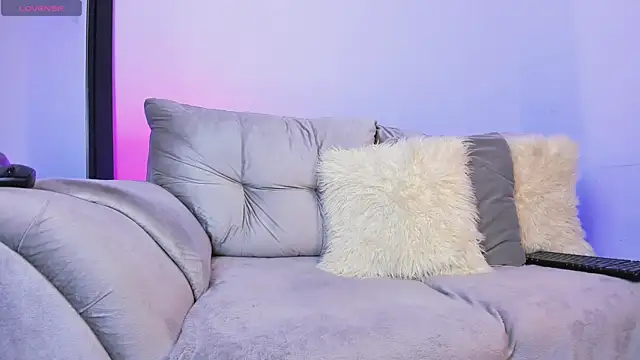 AshtonnSummer online show from 11/11/25, 08:53