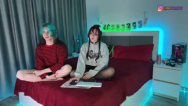 Snapshot of h3ntai_baby chatting on 09/20/25, 05:36 h3ntai baby online show from 09/20/25, 05:36