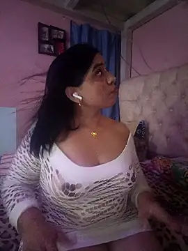 Snapshot of L_ucero chatting on 03/14/25, 01:37 L ucero online show from 03/14/25, 01:37