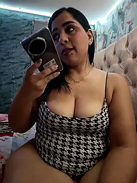 Snapshot of L_ucero chatting on 09/10/25, 09:37 L ucero online show from 09/10/25, 09:37