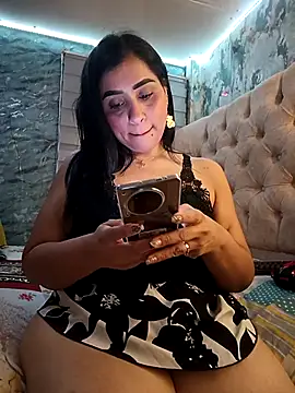 Snapshot of L_ucero chatting on 09/20/25, 04:24 L ucero online show from 09/20/25, 04:24