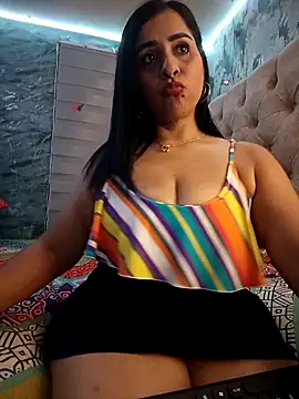 Snapshot of L_ucero chatting on 09/25/25, 04:05 L ucero online show from 09/25/25, 04:05