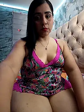 Snapshot of L_ucero chatting on 10/01/25, 10:16 L ucero online show from 10/01/25, 10:16