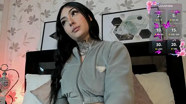 Lilith Thompson online show from 09/26/25, 04:05