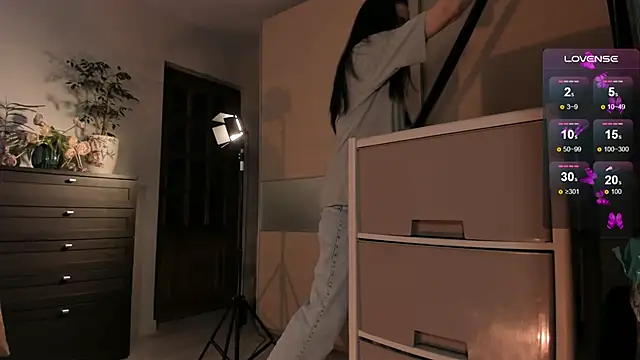 Snapshot of Viki_Bellson chatting on 03/13/25, 03:28 Viki Bellson online show from 03/13/25, 03:28