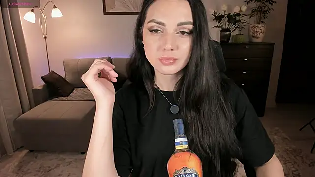 Snapshot of Viki_Bellson chatting on 03/21/25, 03:57 Viki Bellson online show from 03/21/25, 03:57