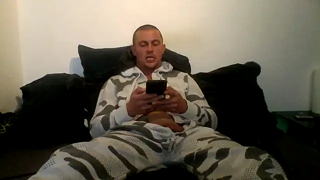 Snapshot of GermanAnonym@xh chatting on 11/08/25, 02:23 GermanAnonymxh online show from 11/08/25, 02:23