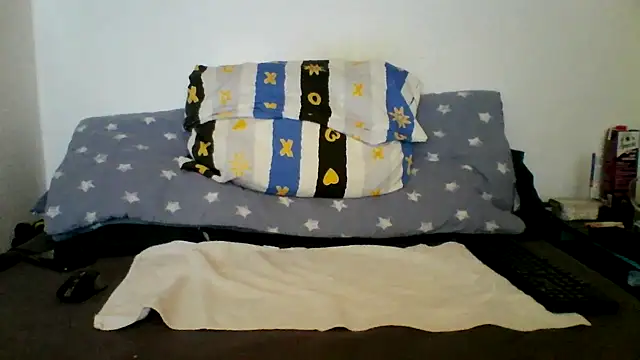 Snapshot of GermanAnonym@xh chatting on 12/17/25, 02:28 GermanAnonymxh online show from 12/17/25, 02:28