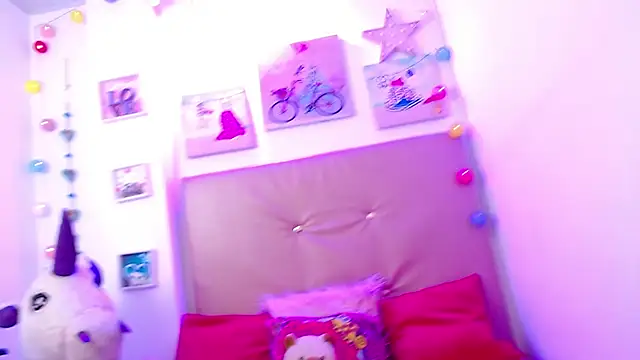 lili roussi online show from 03/12/25, 03:02