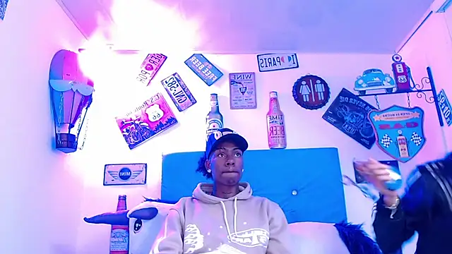 lili roussi online show from 10/10/25, 10:53