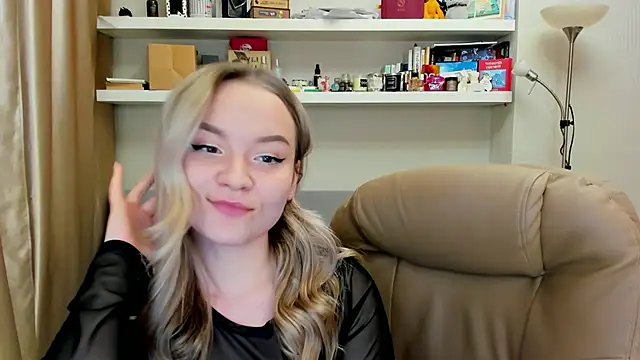 Snapshot of Kara_Smith_ chatting on 12/09/24, 12:01 Kara Smith online show from 12/09/24, 12:01