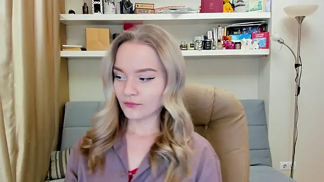 Snapshot of Kara_Smith_ chatting on 01/06/25, 11:20 Kara Smith online show from 01/06/25, 11:20