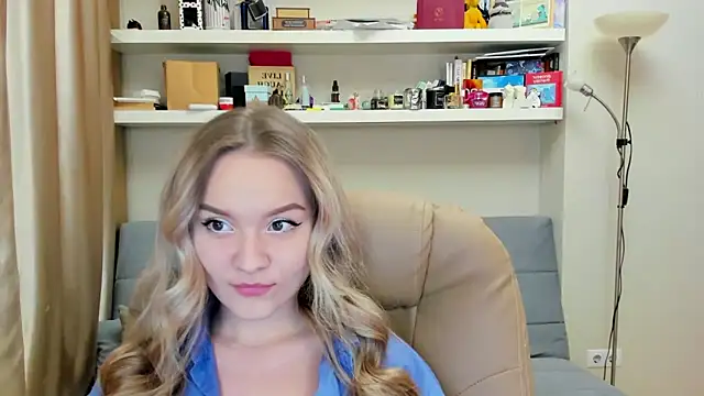 Snapshot of Kara_Smith_ chatting on 01/29/25, 12:22 Kara Smith online show from 01/29/25, 12:22