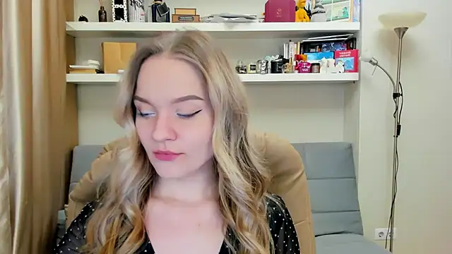 Snapshot of Kara_Smith_ chatting on 01/31/25, 11:03 Kara Smith online show from 01/31/25, 11:03