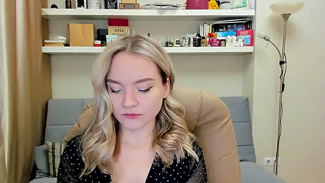 Snapshot of Kara_Smith_ chatting on 02/12/25, 08:29 Kara Smith online show from 02/12/25, 08:29