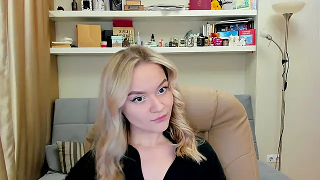 Snapshot of Kara_Smith_ chatting on 02/23/25, 09:26 Kara Smith online show from 02/23/25, 09:26