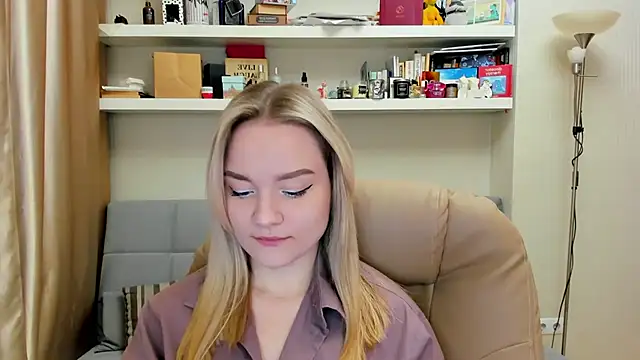 Snapshot of Kara_Smith_ chatting on 03/11/25, 11:59 Kara Smith online show from 03/11/25, 11:59