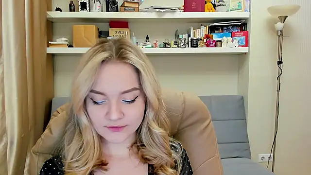 Snapshot of Kara_Smith_ chatting on 03/14/25, 11:43 Kara Smith online show from 03/14/25, 11:43