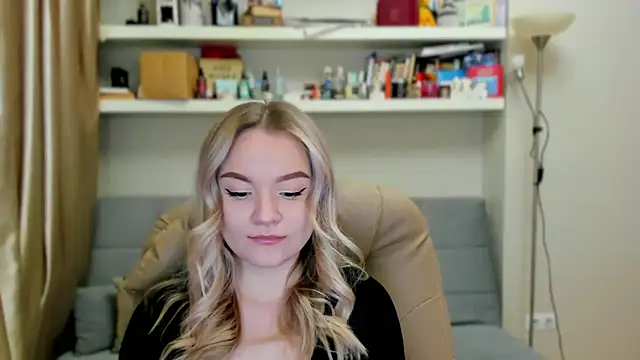 Snapshot of Kara_Smith_ chatting on 11/06/25, 11:59 Kara Smith online show from 11/06/25, 11:59